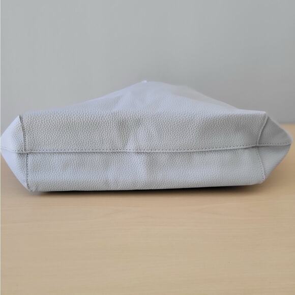 Badgely Mischka Elegant Tote Bag with silver hardware - Picture 4 of 4